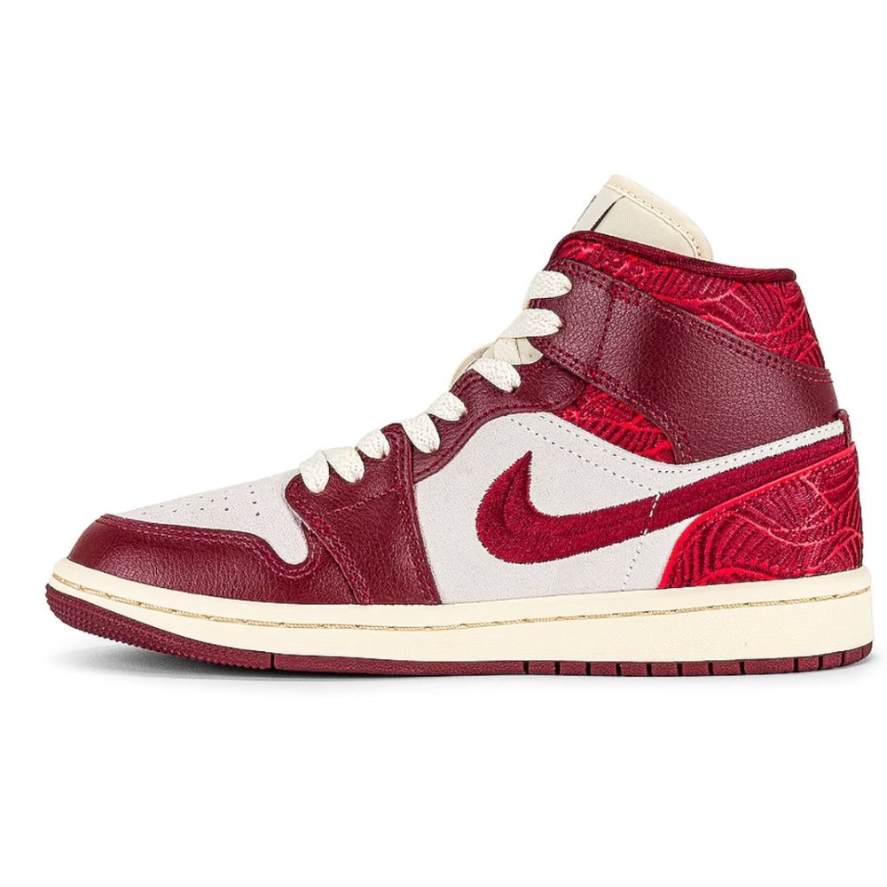 Air Jordan 1 Mid Sneaker Red - Picture 2 of 9